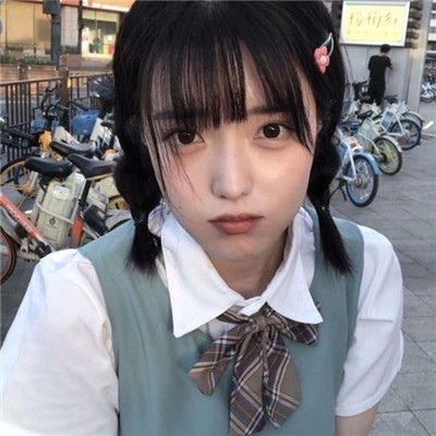 观郑州崔郎中诸妓绣样 / 咏绣障